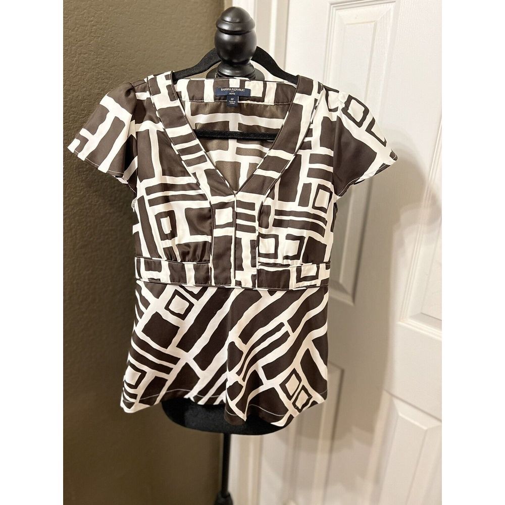 BANANA REPUBLIC top shirt blouse Size 6‎ Petite brown/white V-neck Side Zipper